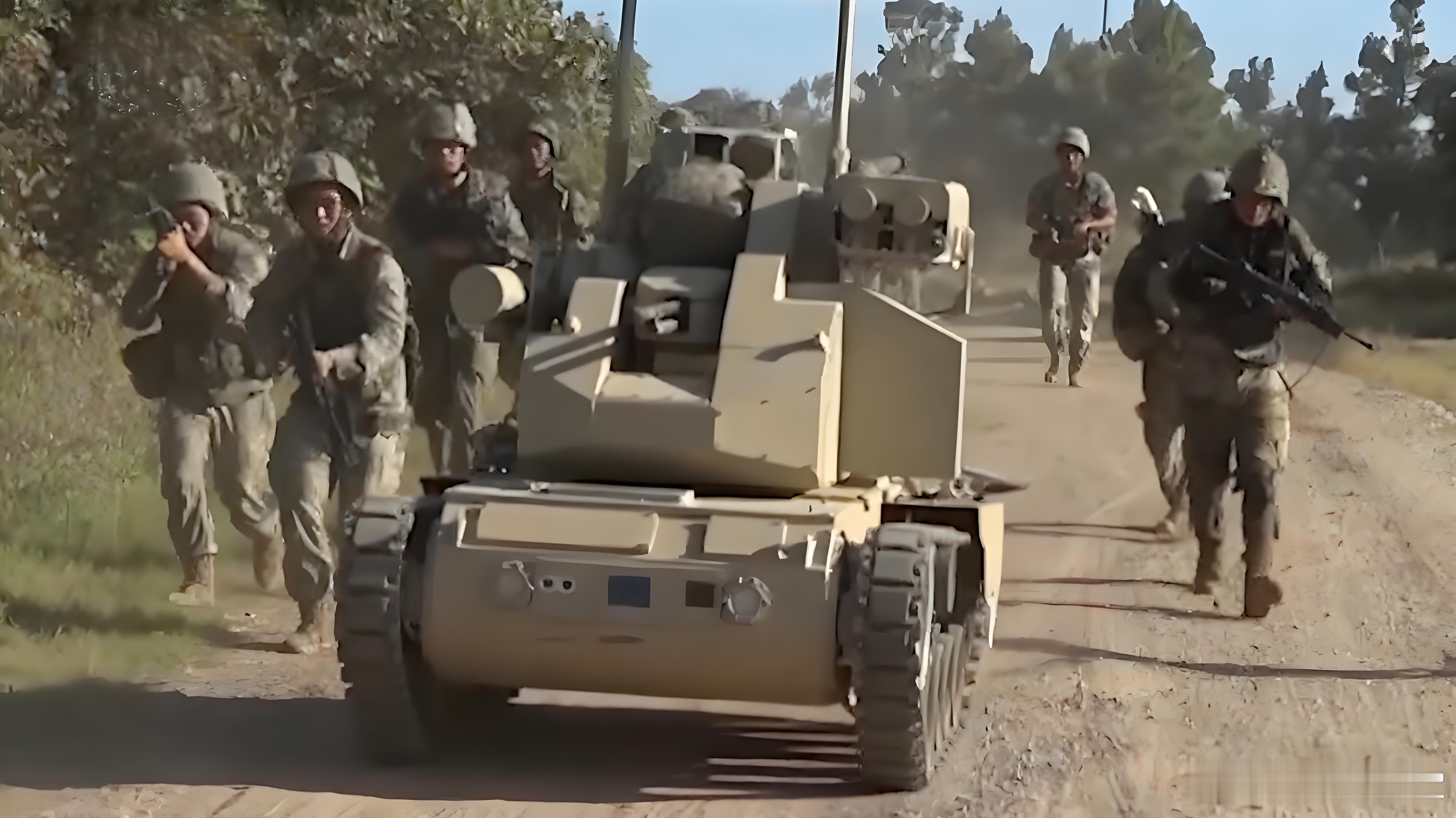 VU-T2和9.3阅兵上的不同产品