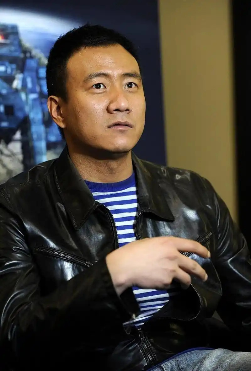 演员胡军说，有一次，我身上没钱了。我到厨房去跟我妈要，我妈给了我50块钱，我刚转