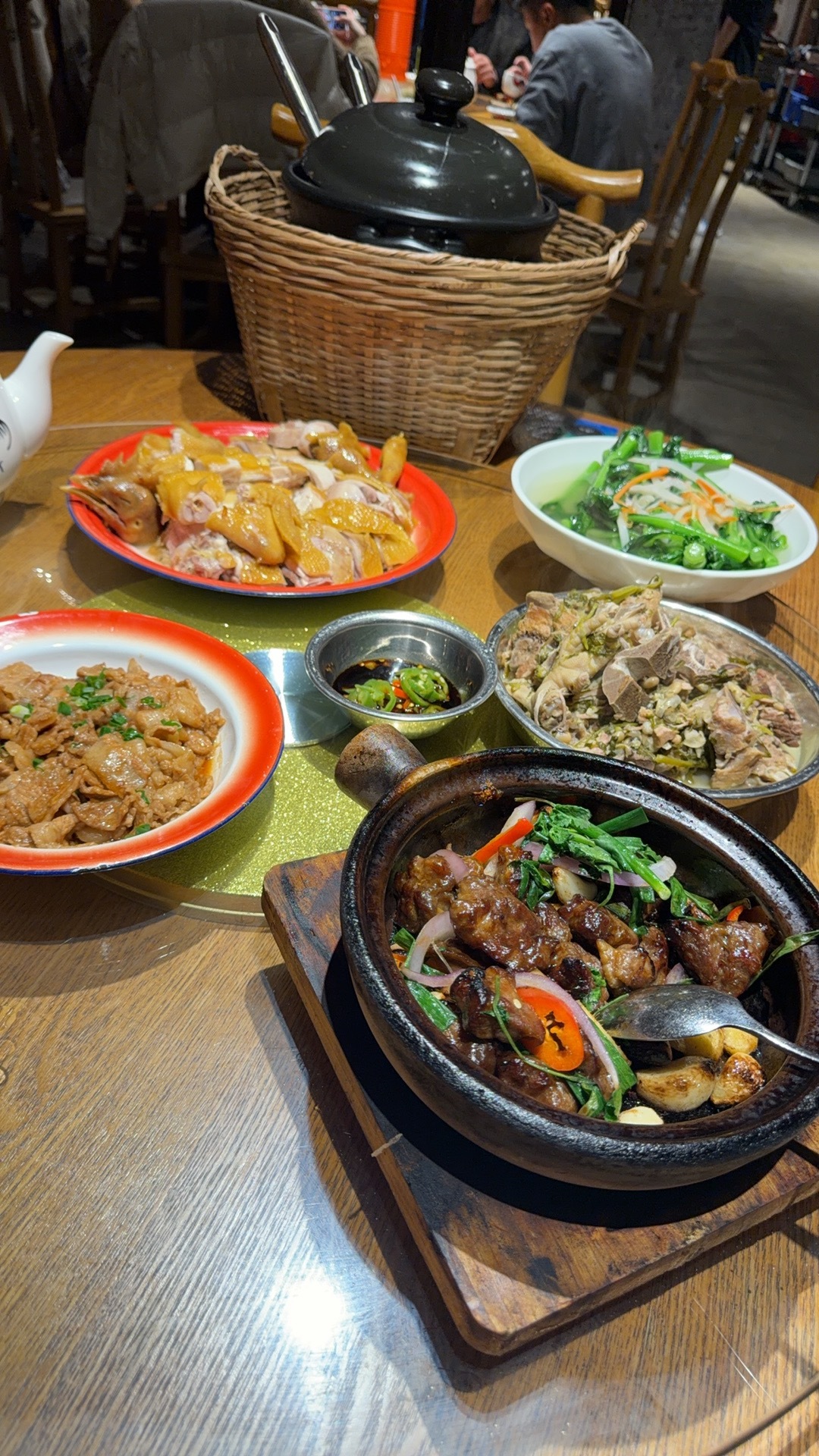 请加班的同事们吃顿年夜饭(不是没人陪我吃)