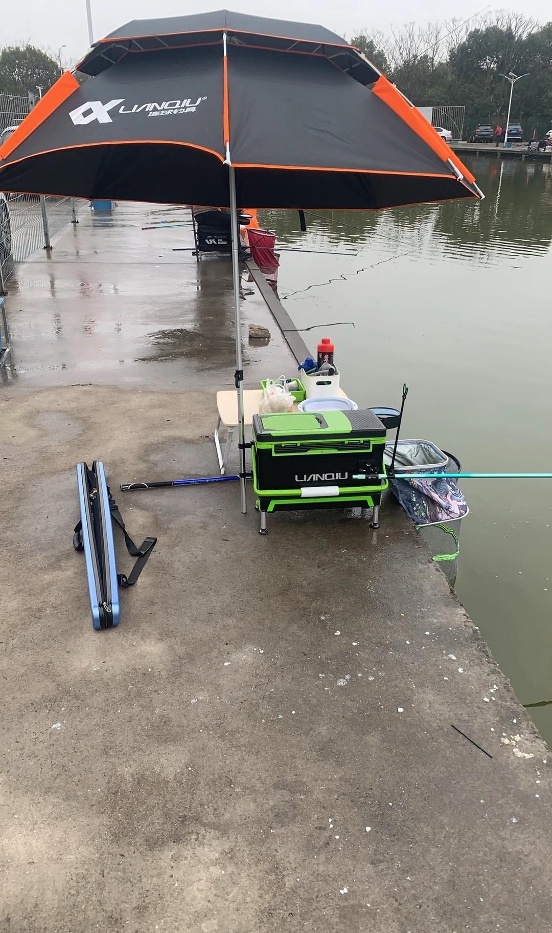 钓鱼我是不是被坑了，钓费1800元/2小时，可我一条都没钓到，老板鱼塘有规定，4