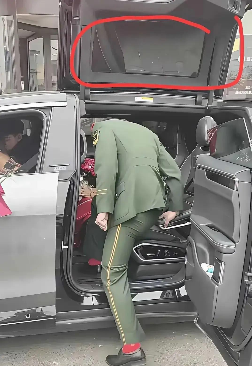这是什么车，第一次见！！