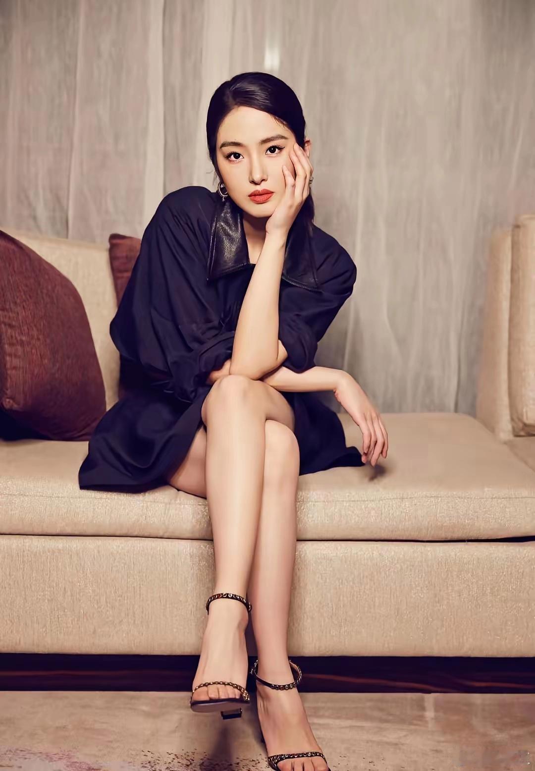 杨采钰的美脚​​​