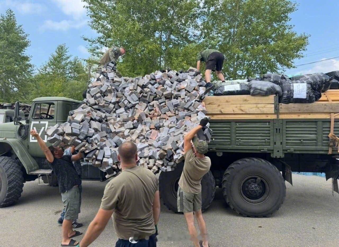 烽火问鼎计划每天认识一件兵器俄罗斯开始使用看起来像瓦砾堆的伪装网，大家觉得效果