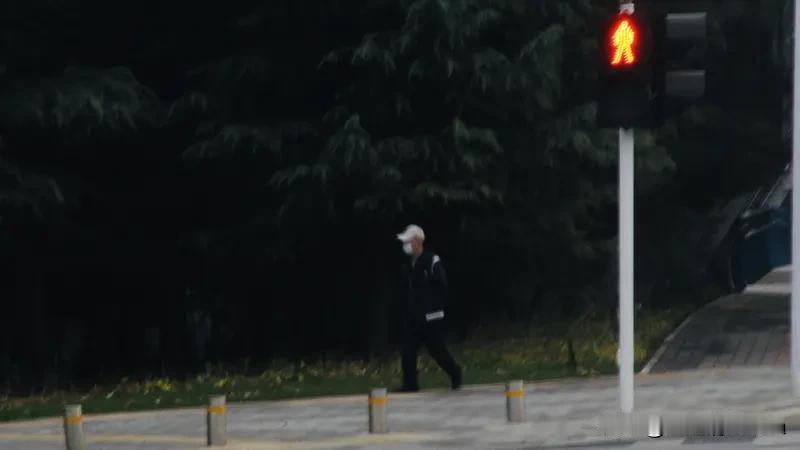 上海浦东这事儿太抓马了！60岁已婚男尹某和35岁单身女孟某暧昧一段时间后，202