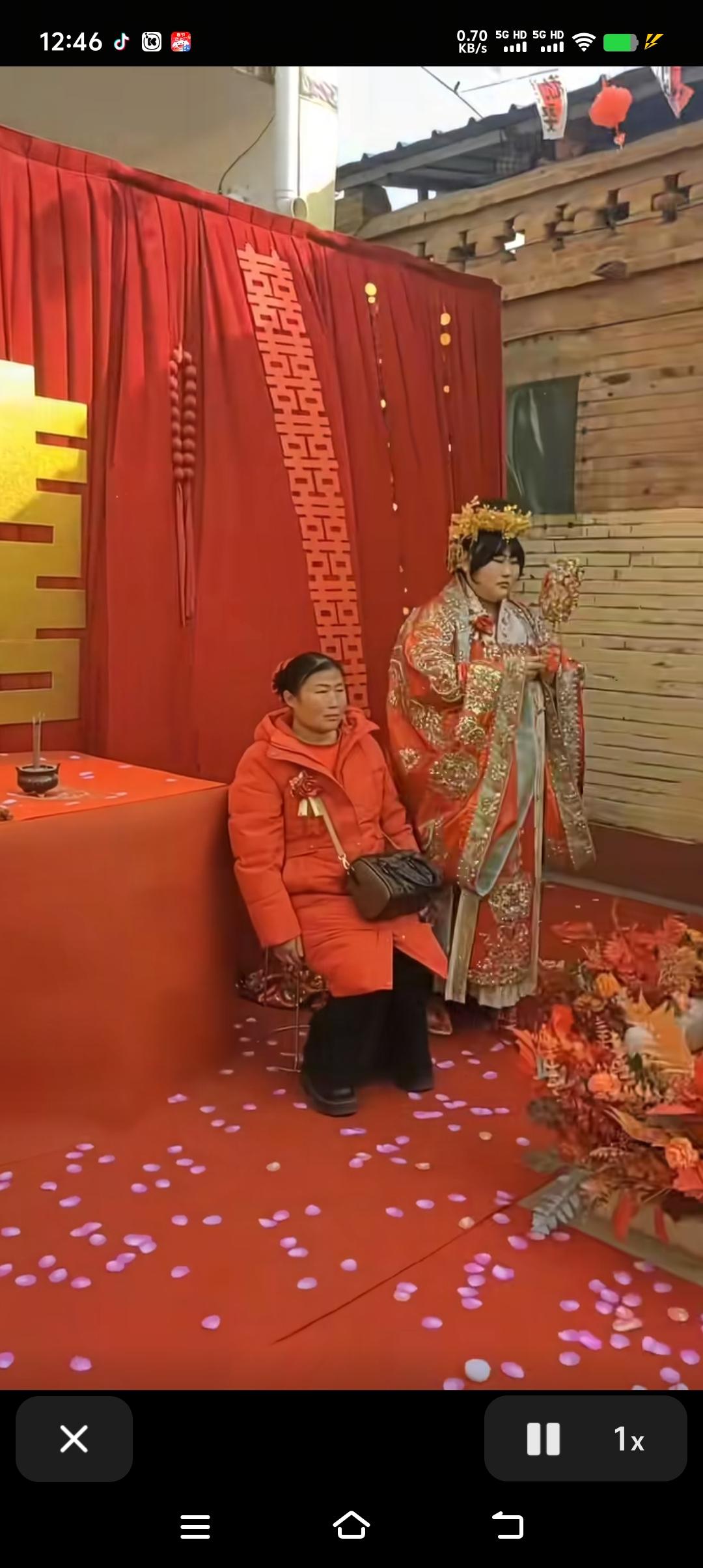 没有嫁不出去的女人，只有找不下老婆的男人。大衣哥千金朱雪梅今天出嫁了，虽然朱家大