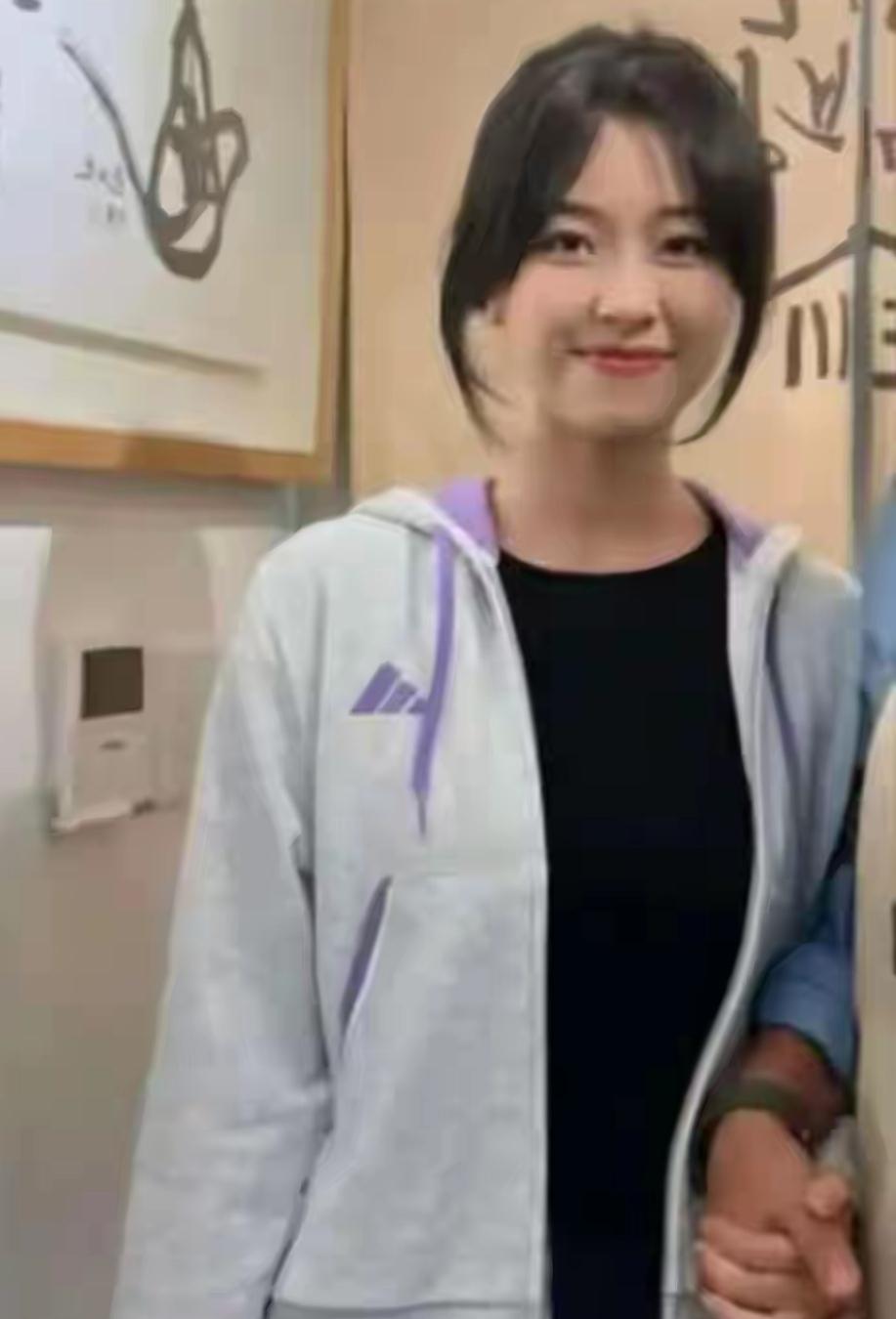 去韩国拿毕业证女生自己错过三次自救的机会。第一次机会：知道老师是有不良嗜好的
