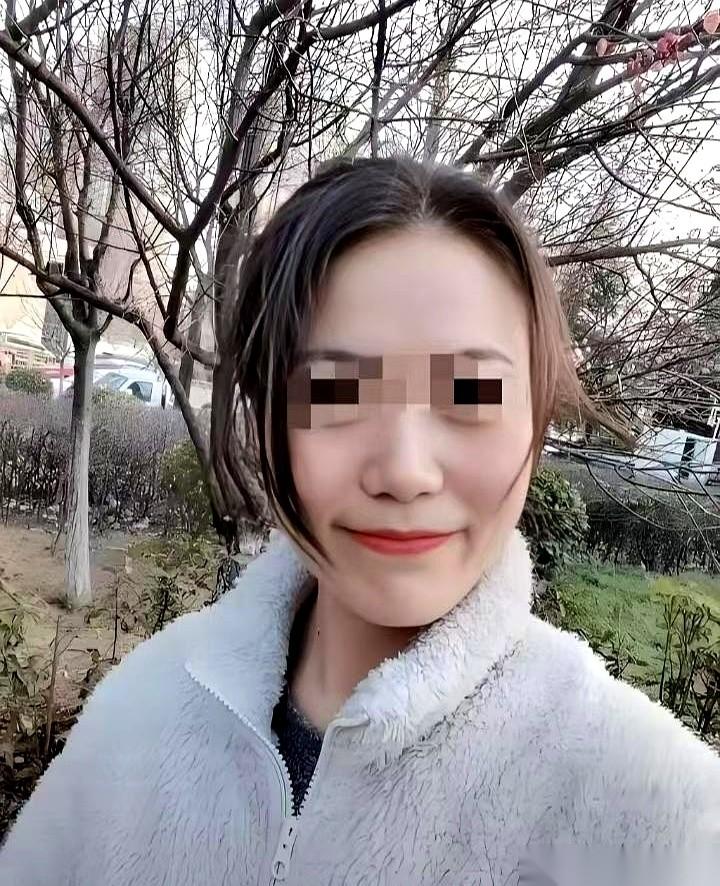 晚上九点，31岁的侄女发了条定位上海安福路的朋友圈：“热爱生活的人，总会被眷顾。