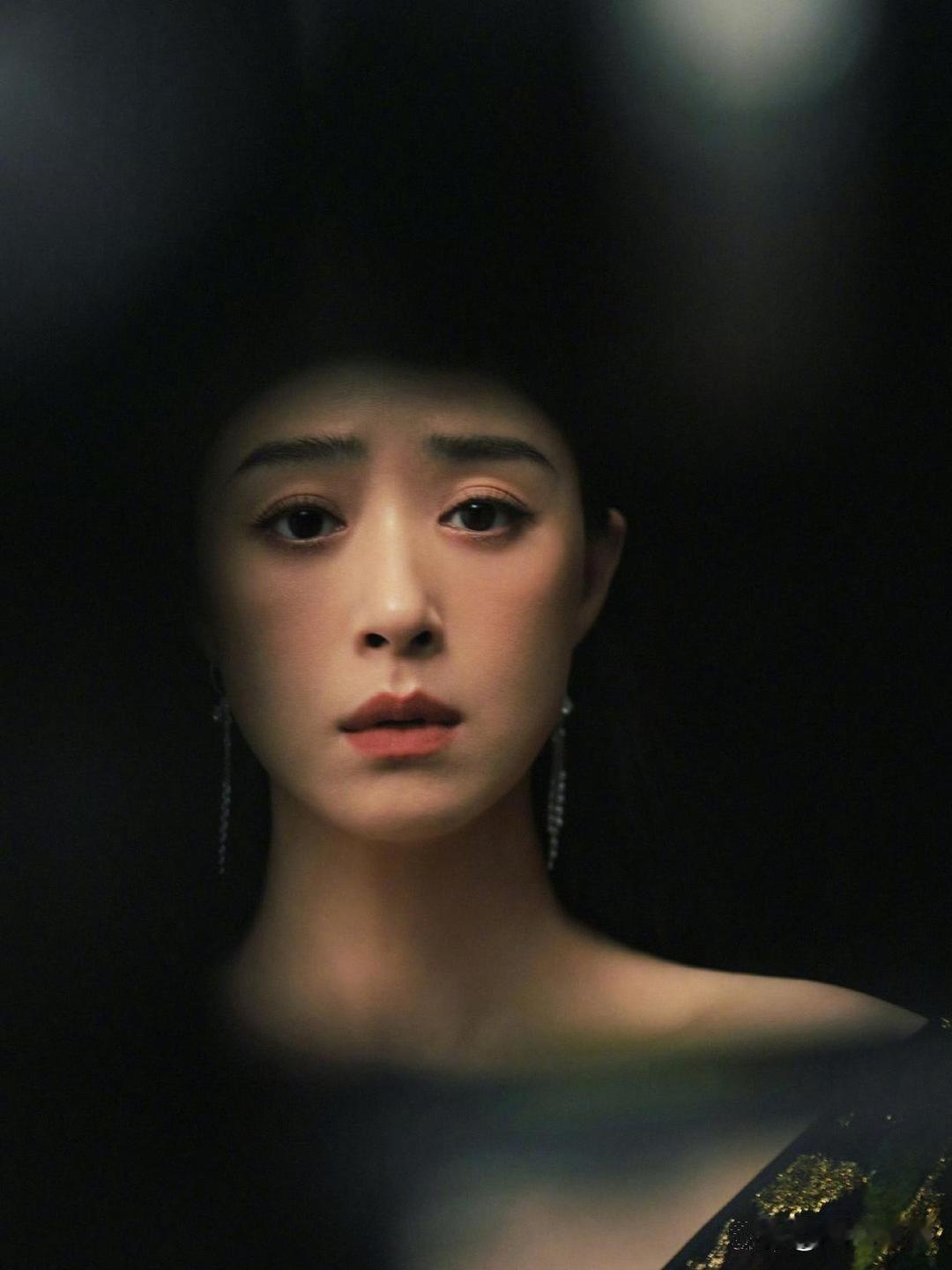 1.贾乃亮已经在计划生二胎，至于前妻怎么闹都没有用，甜馨也知道父母的无法再破镜重圆了。2.向佐自己的