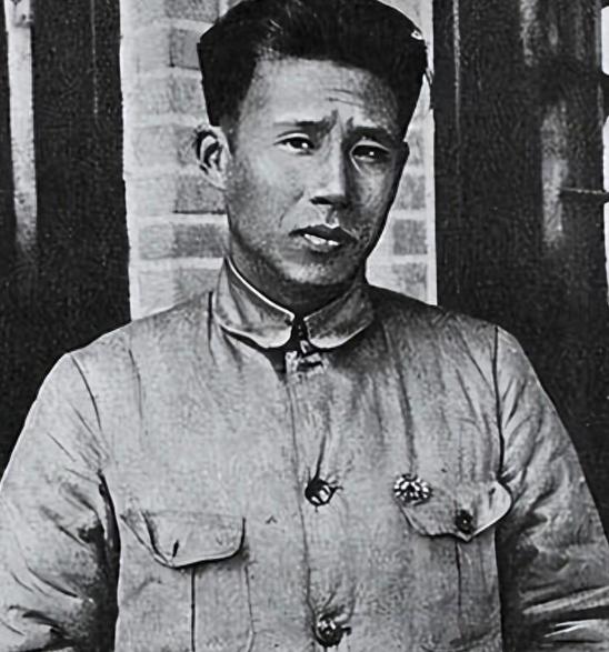 1933年，廖承志被捕，在狱中意外撞见了陈赓，26岁的他心里早有盘算，悄悄跟陈赓
