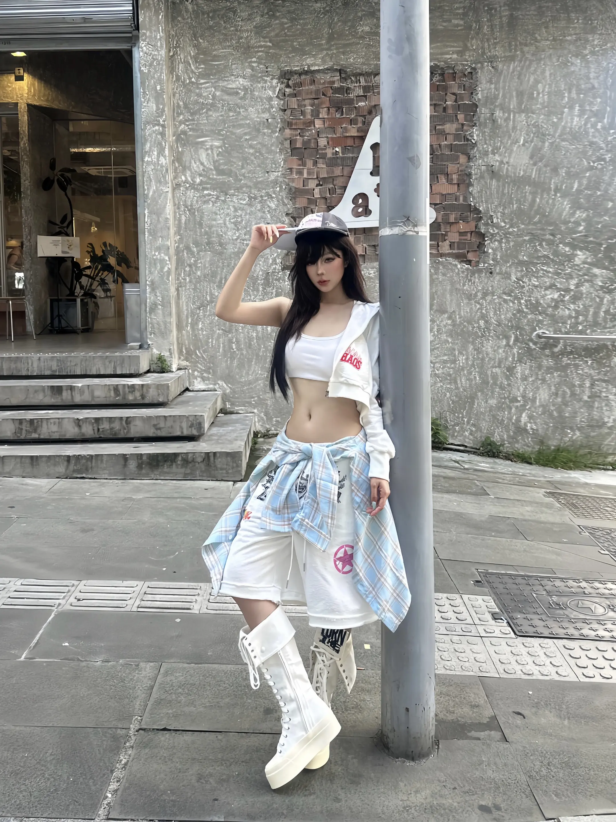 “她大我三岁”