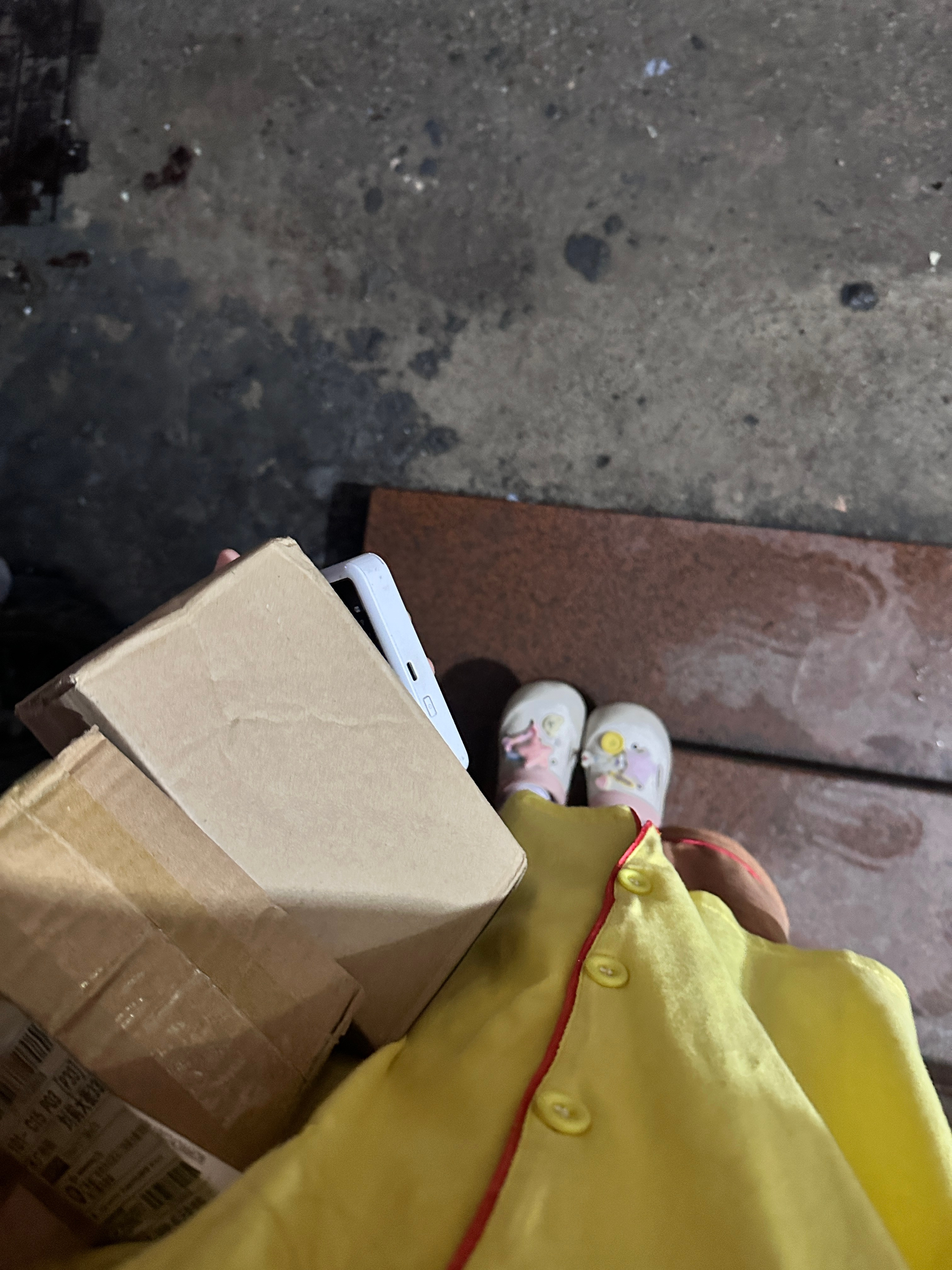 几个意思吧！我只是下楼拿个快递就进不去了