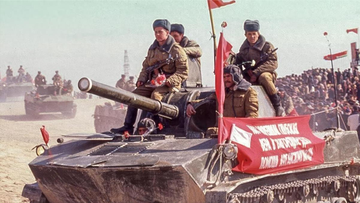 苏联为何要在1979年入侵阿富汗，原因是什么？1979年12月的圣诞夜，当西