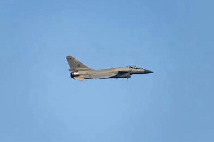 疑似出口版的歼10CE战斗机，目前歼10C新增产量主要供给巴基斯坦，还差十几架，