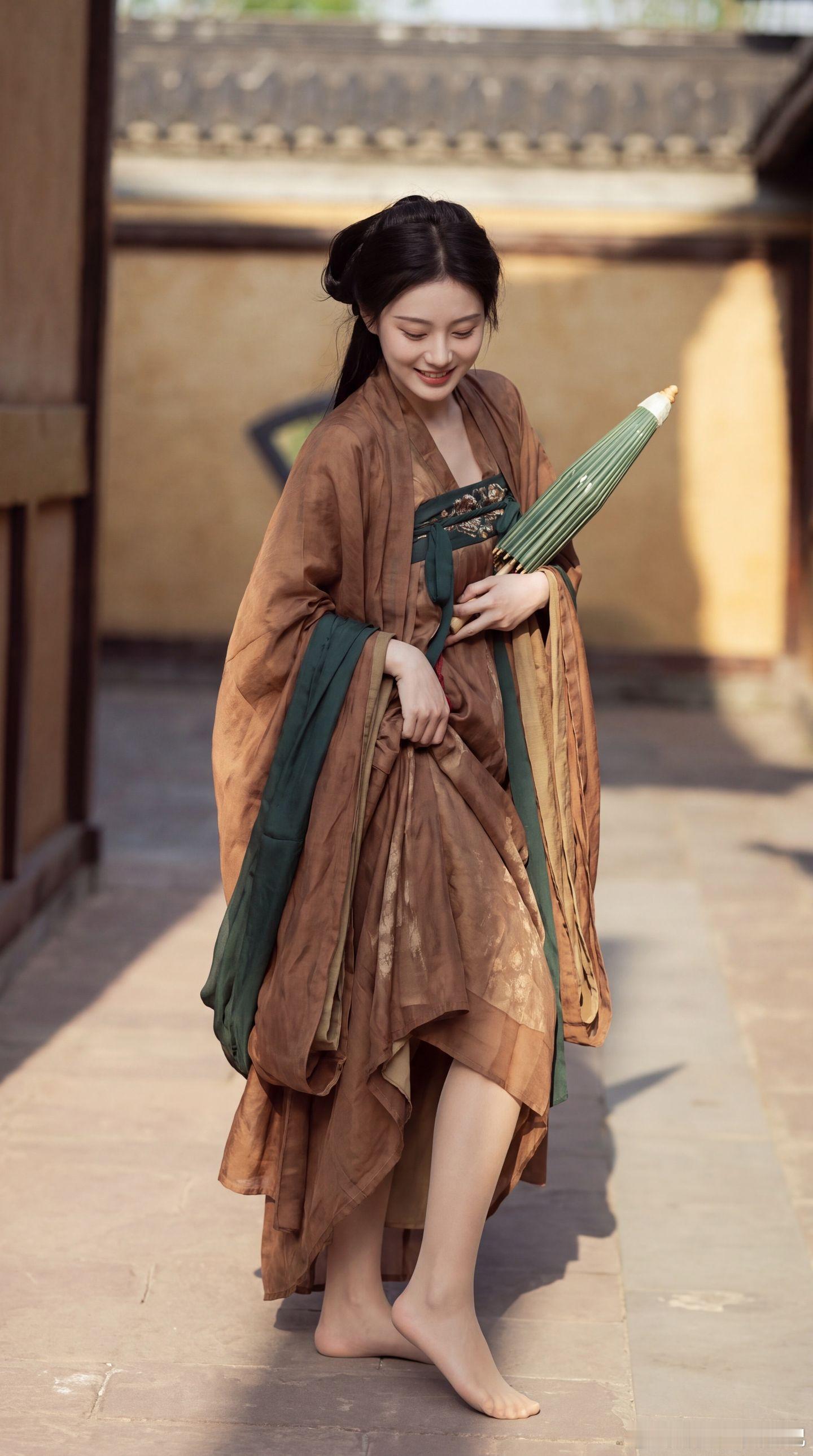 轻熟女神范儿送伞