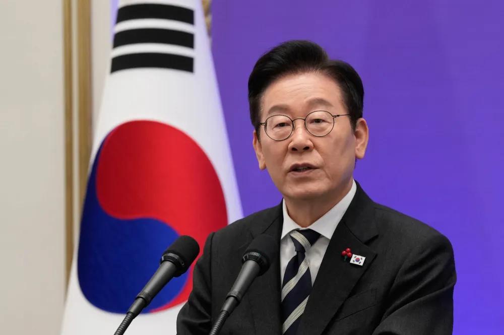 外交广受韩民众认可，内政却背地里“翻车”，李在明为何迎来首次民调“倒挂”？很