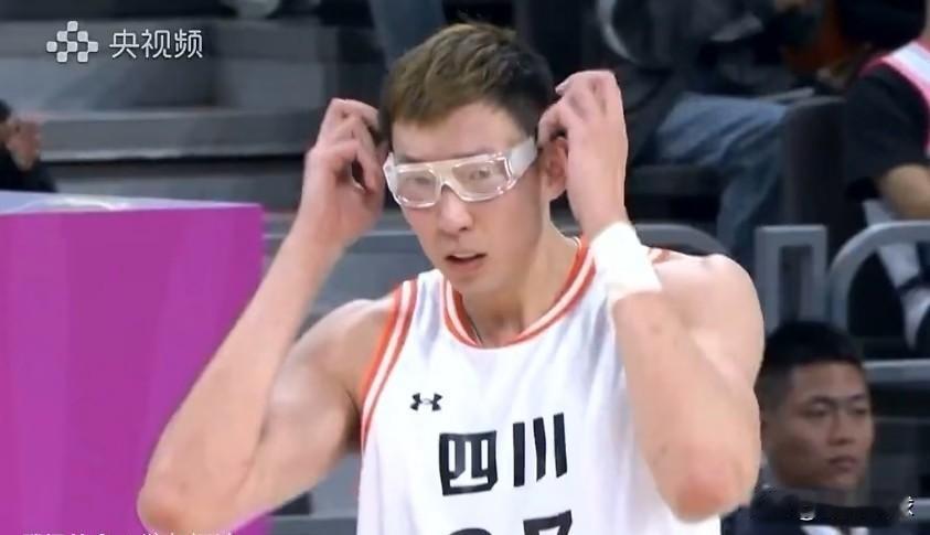 四川战舰沉没！全运会半决赛四川男篮77：80不敌浙江男篮无缘决赛，看看球员数据，