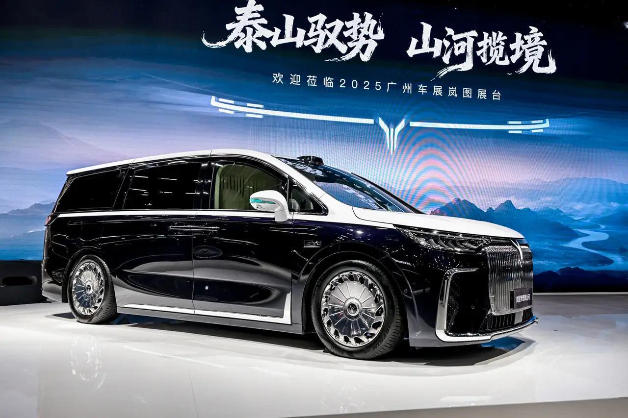 2024年买车不纠结，记住这口诀：1、要面子——买红旗！2、要安全——智