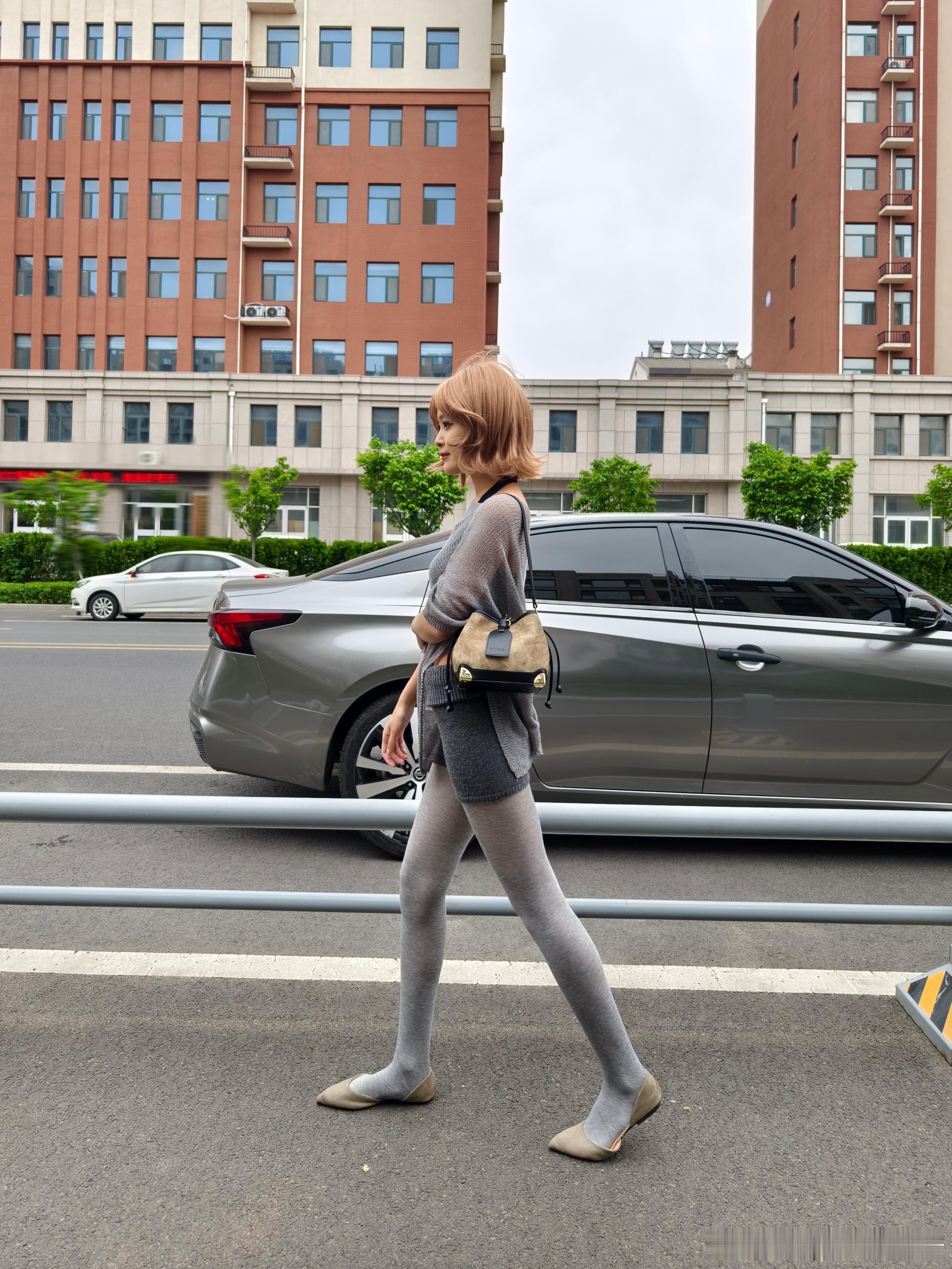 不像丝袜，更像秋裤~