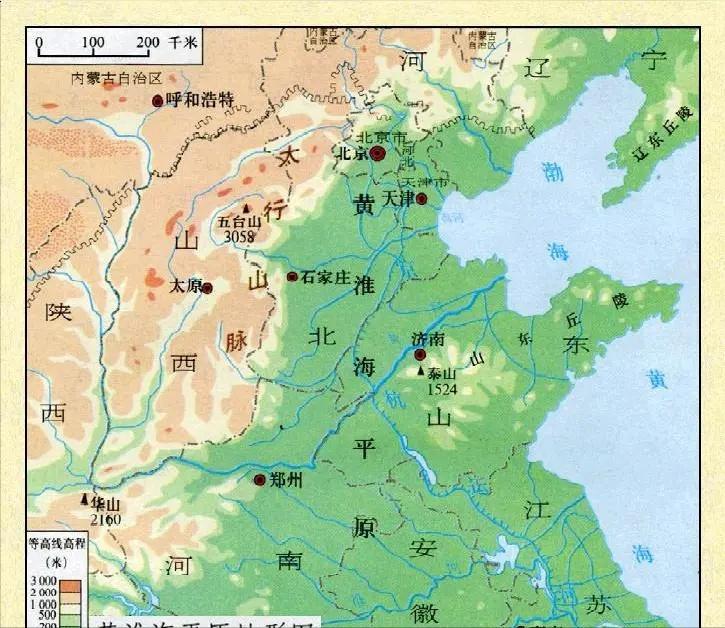 我之前一直有个疑惑：泰山又不算特别高，凭什么当五岳之首？后来看地形图，一下就明白