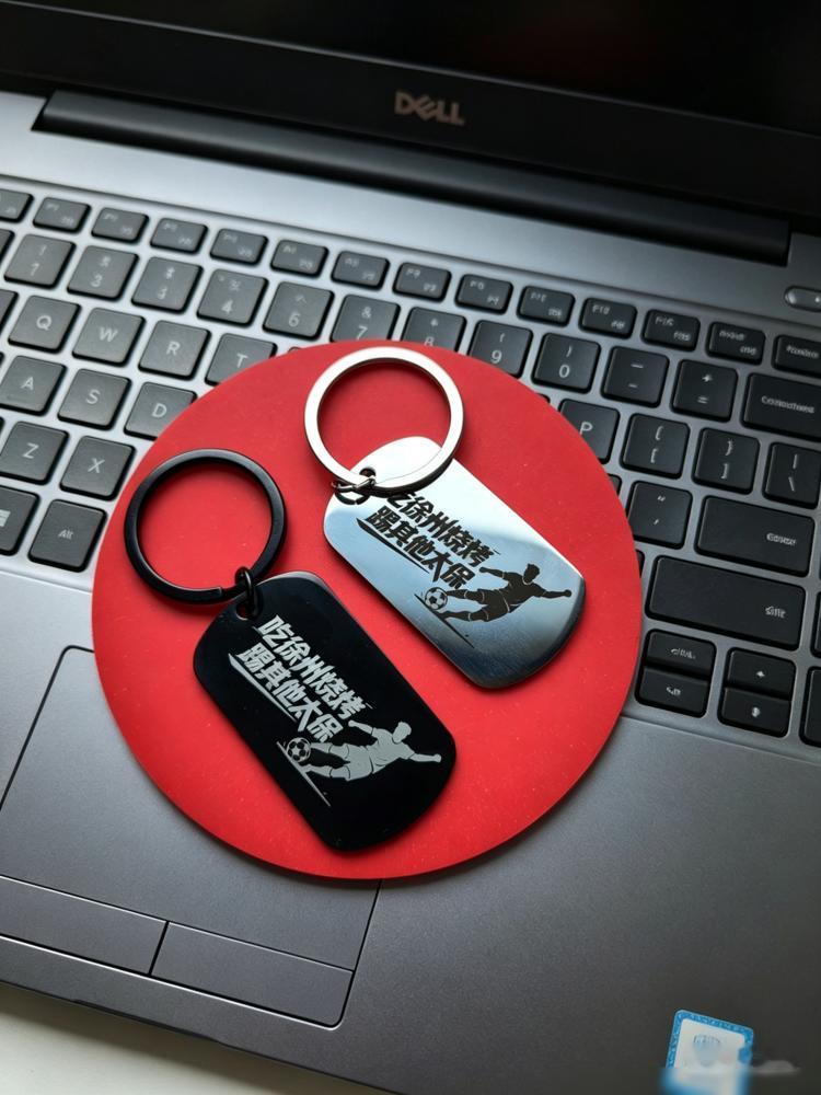 徐州足球去年最大的惊喜，那个18岁连过五人的天才花姜敏，不踢了，回淮安老家了。