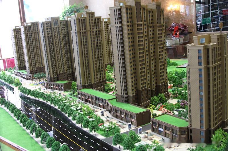 房地产市场从高位回落是不争的事实，取消之前的压抑楼市措施去应对，基本上已经大致完