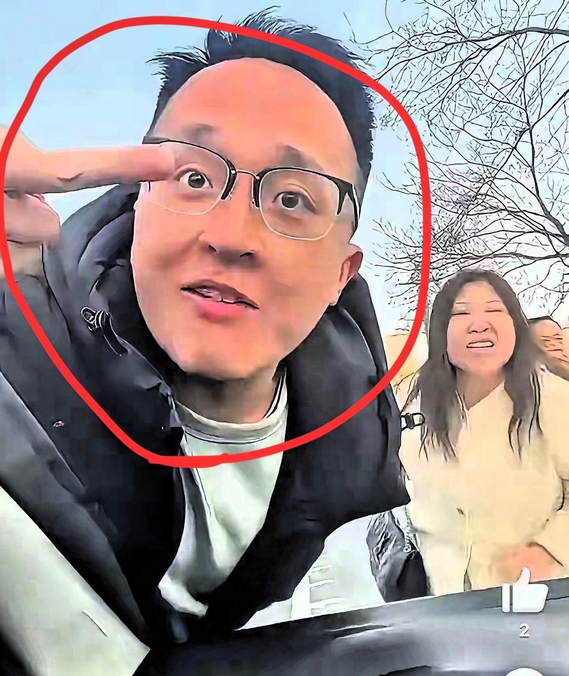 这下，河北那位对着出租车狂竖中指、还夹杂英文骂人的男乘客，恐怕肠子都悔青了。