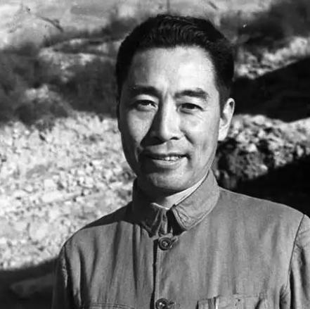 很多人说，周总理是全天候工作，根本没有上班、下班的概念，确实如此，我们来看看下面