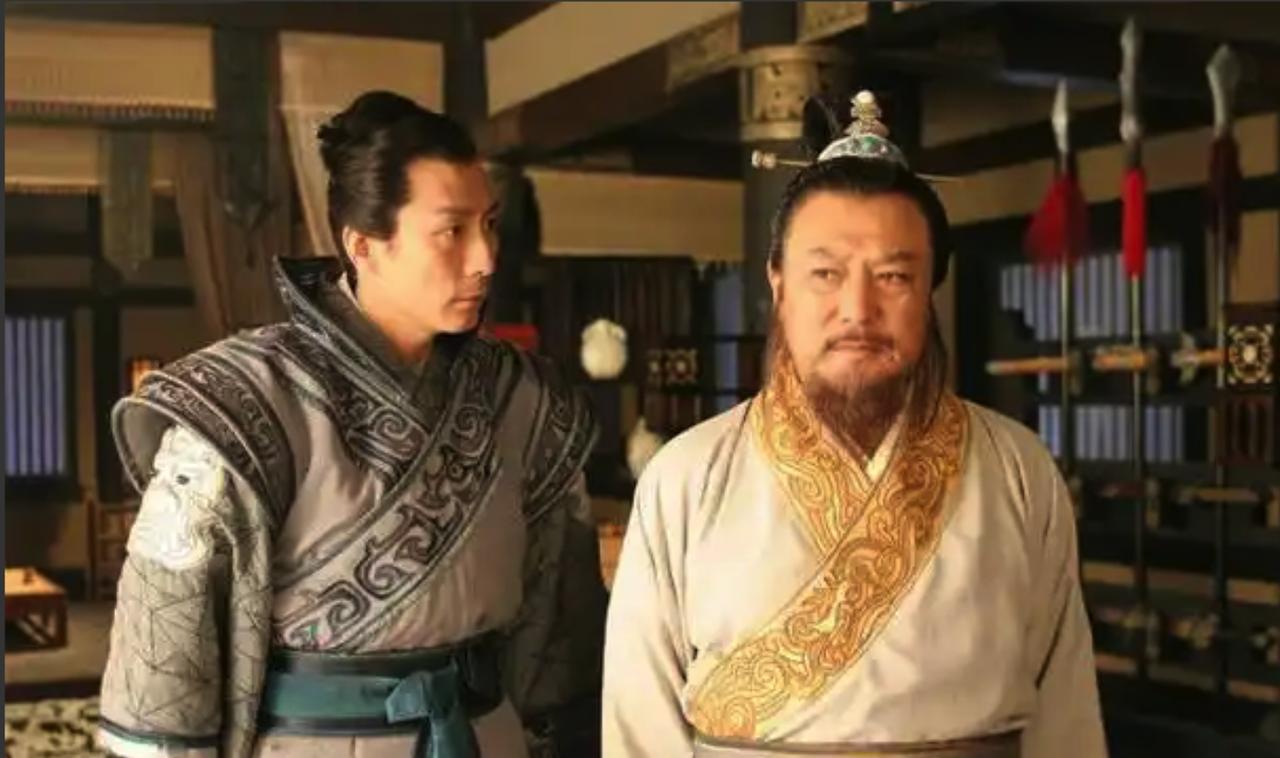 李渊酒醒，一睁眼就看见身边躺着两个女人。他脸色瞬间发白，扯住进来的裴寂和李世民，