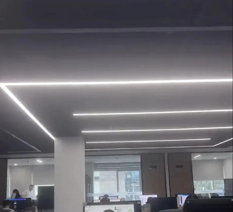 现在才发现，凡是能当小老板的，都是那种什么话都张嘴就来的[捂脸哭]就拿我现在供职的