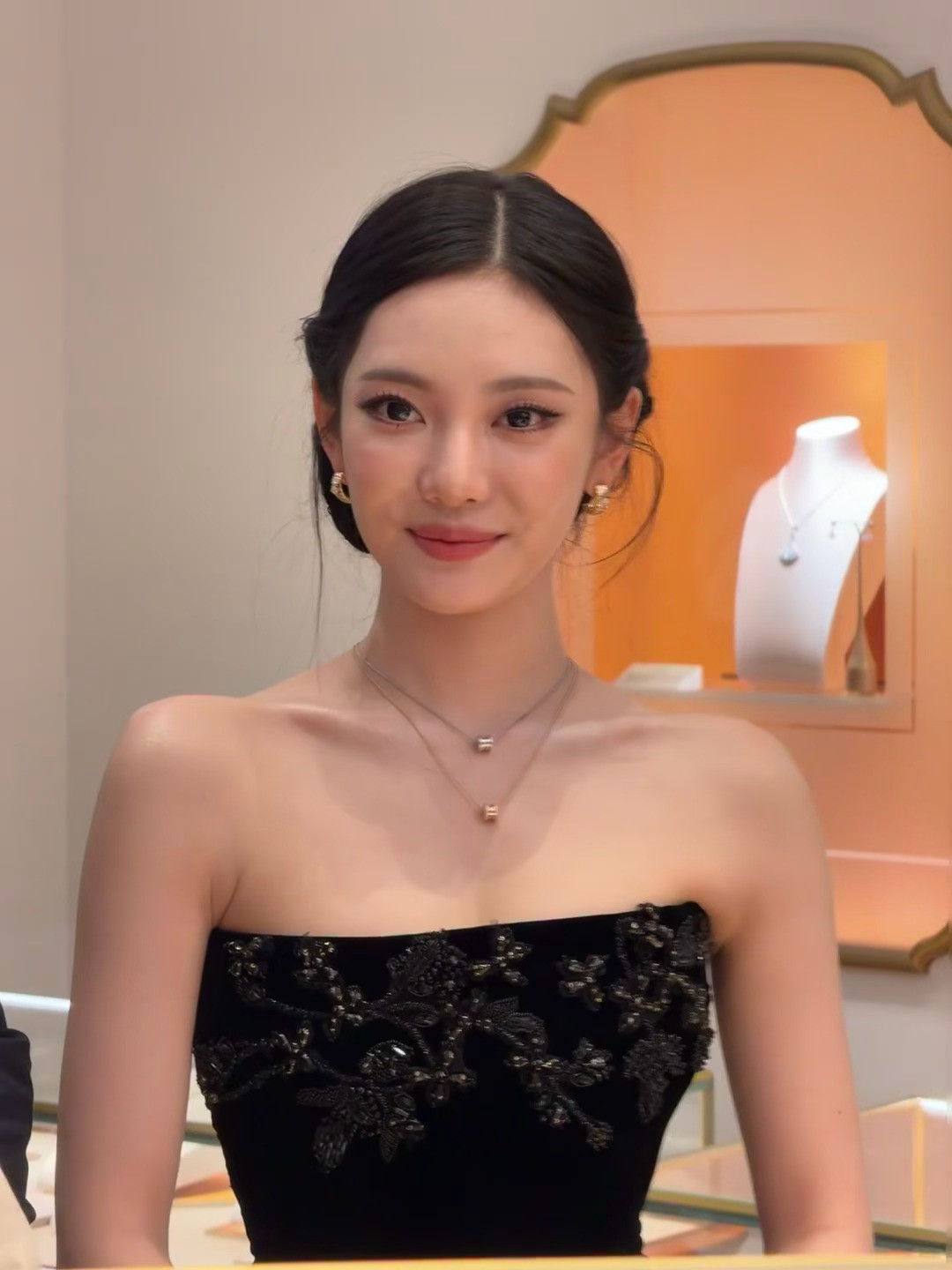 🌬️宁艺卓黑丝绒抹胸长裙