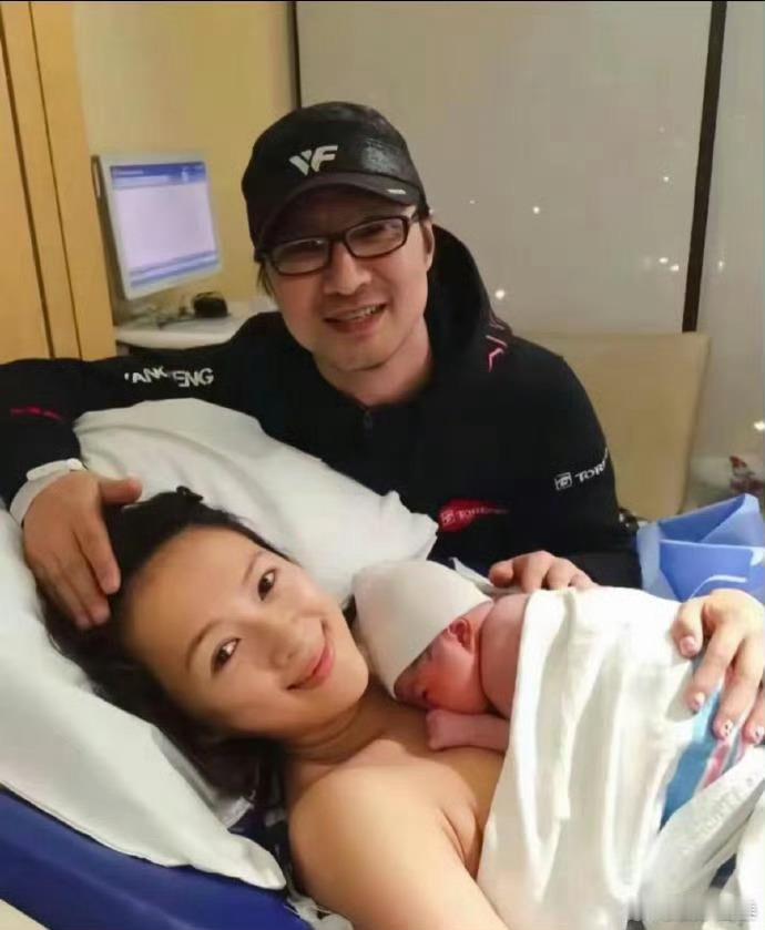 难怪明星们都爱去香港生子，原来是这样啊…​​​