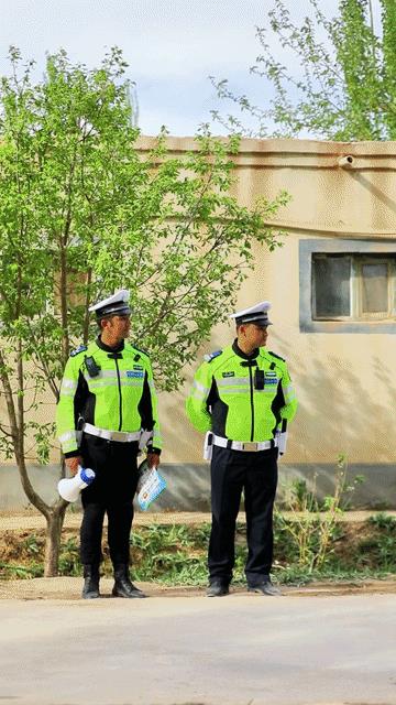 “笑死了！”新疆的交通知识普法视频火到了央视，网友看了：“果然没有一个老年人拒绝