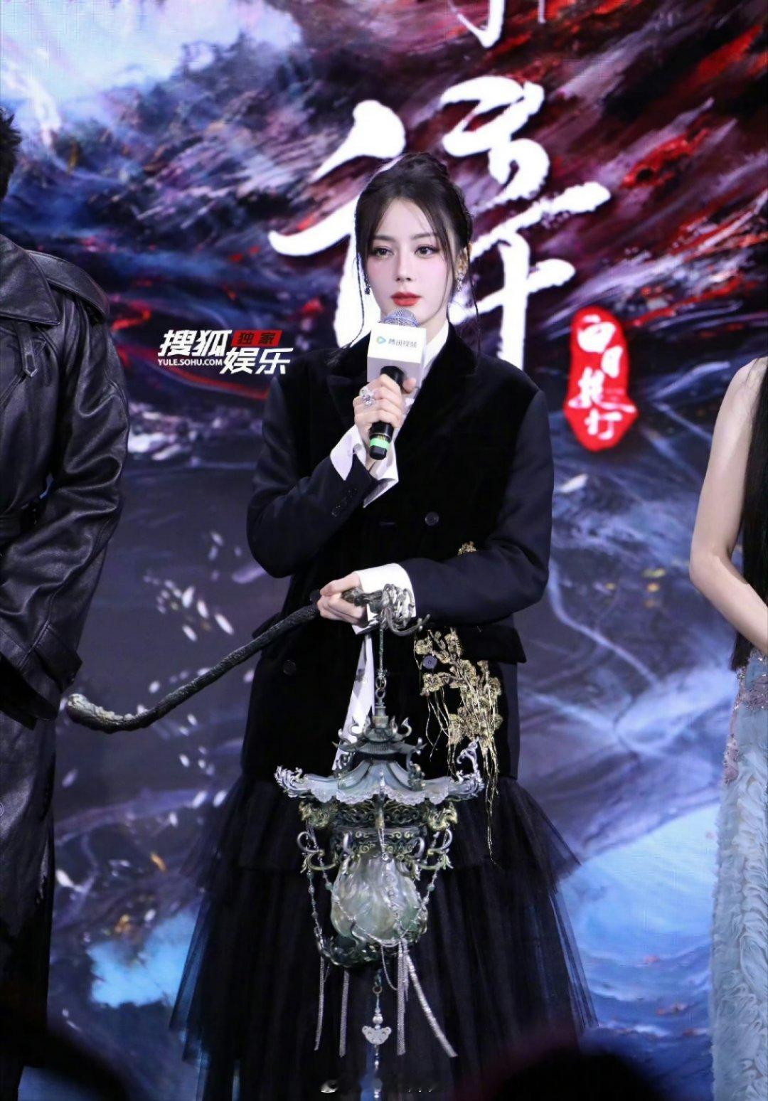 🐧大会女星红毯造型🈶迪丽热巴，白鹿，谭松韵，田曦薇，孟子义，宋祖儿​​​
