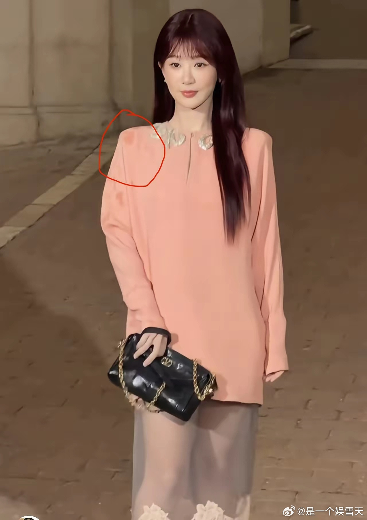 杨紫给所有90后的小花提了个醒，不管你的作品多么牛，也不管你身上穿的衣服有多贵，