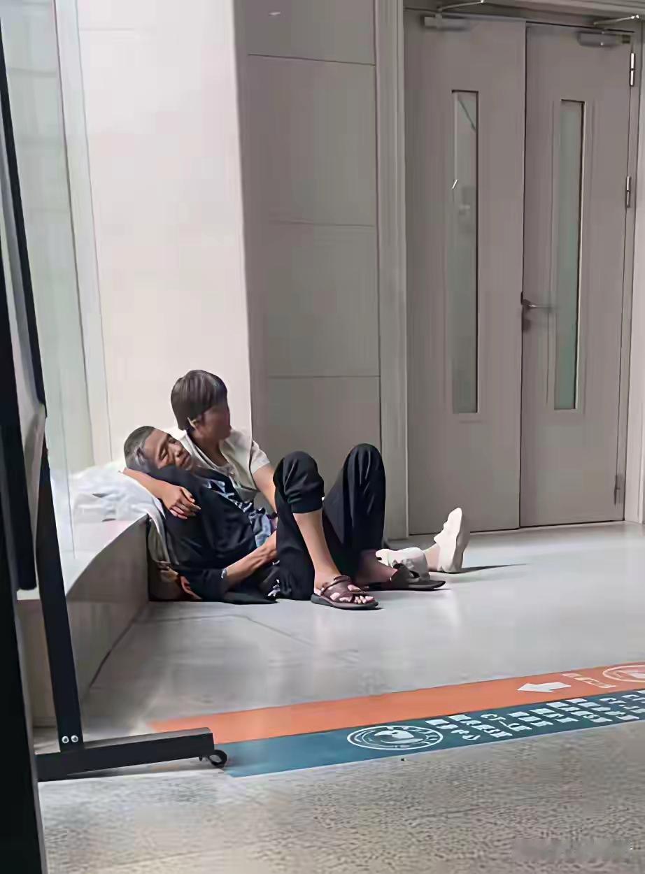 医院看到的一幕，赚钱的意义到底是啥