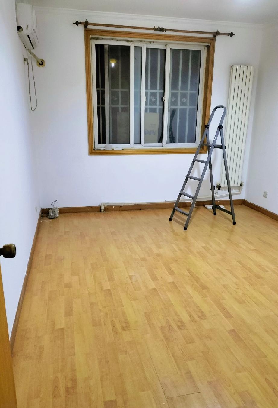 我才不担心我儿子娶不上媳妇，儿孙自有儿孙计，莫与儿孙作马牛。他有本事养就娶，没本