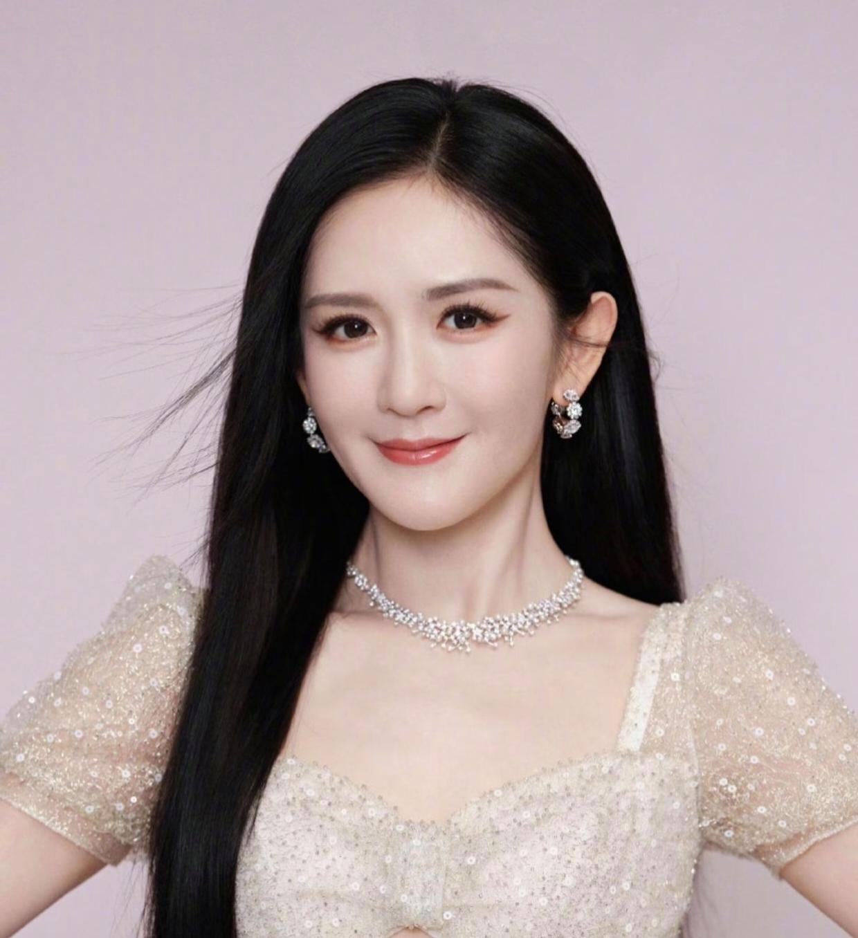 1.陈导的前妻现实中早已再婚，组建了新的家庭，有丈夫和孩子，只是对外资料依旧显