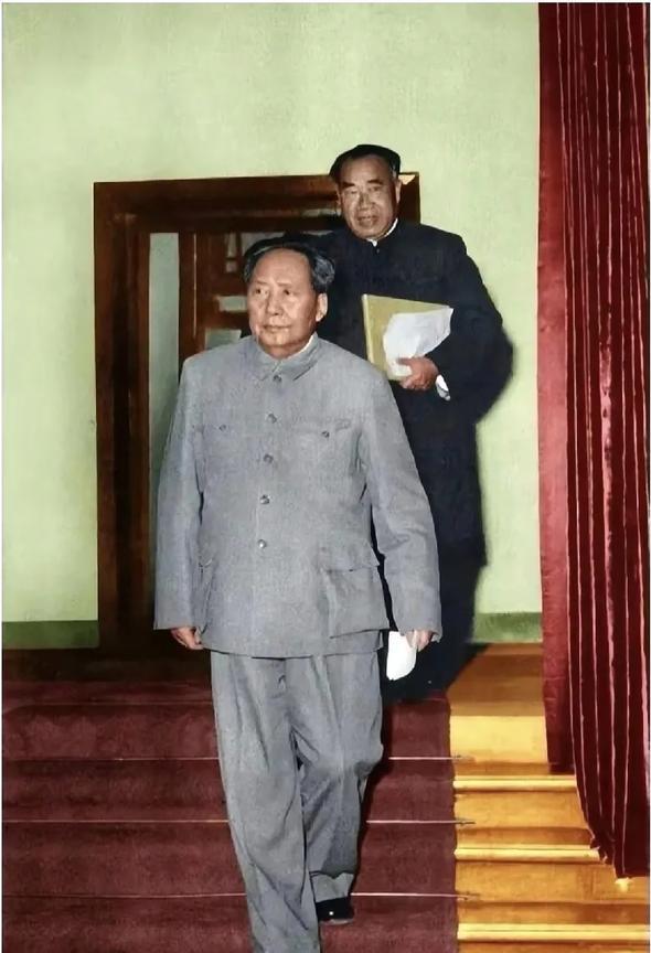 难得一见的伟人照片！得益于现在的网络发达。