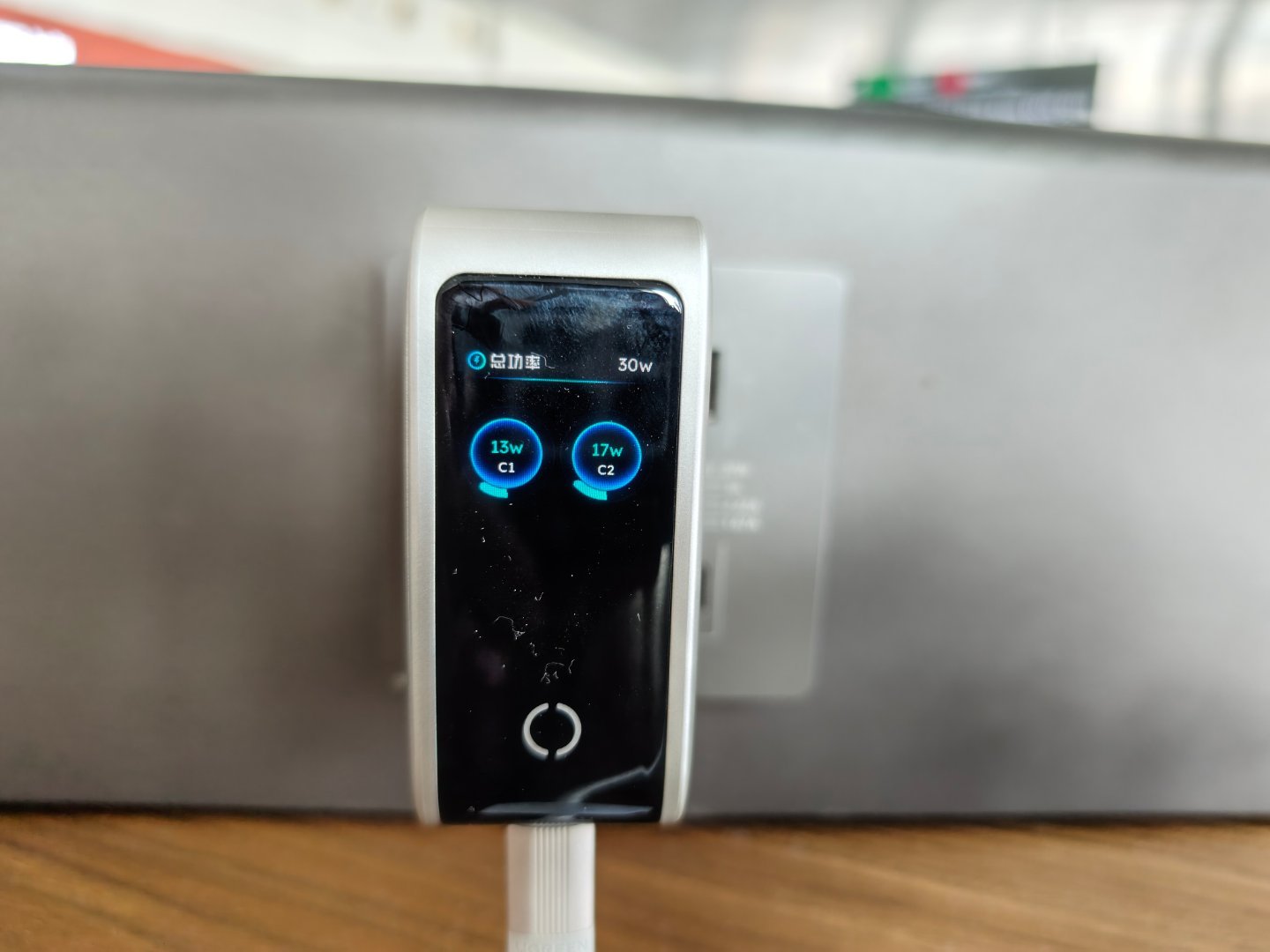 魅族22这个充电啊，真的要吐槽，同充电头同区充电，魅族2180%以上电量都比