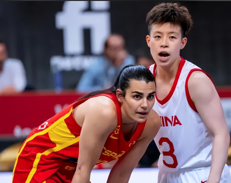女篮热身赛！中国女篮取得两连胜，这5位未来主力球员仍需再提高