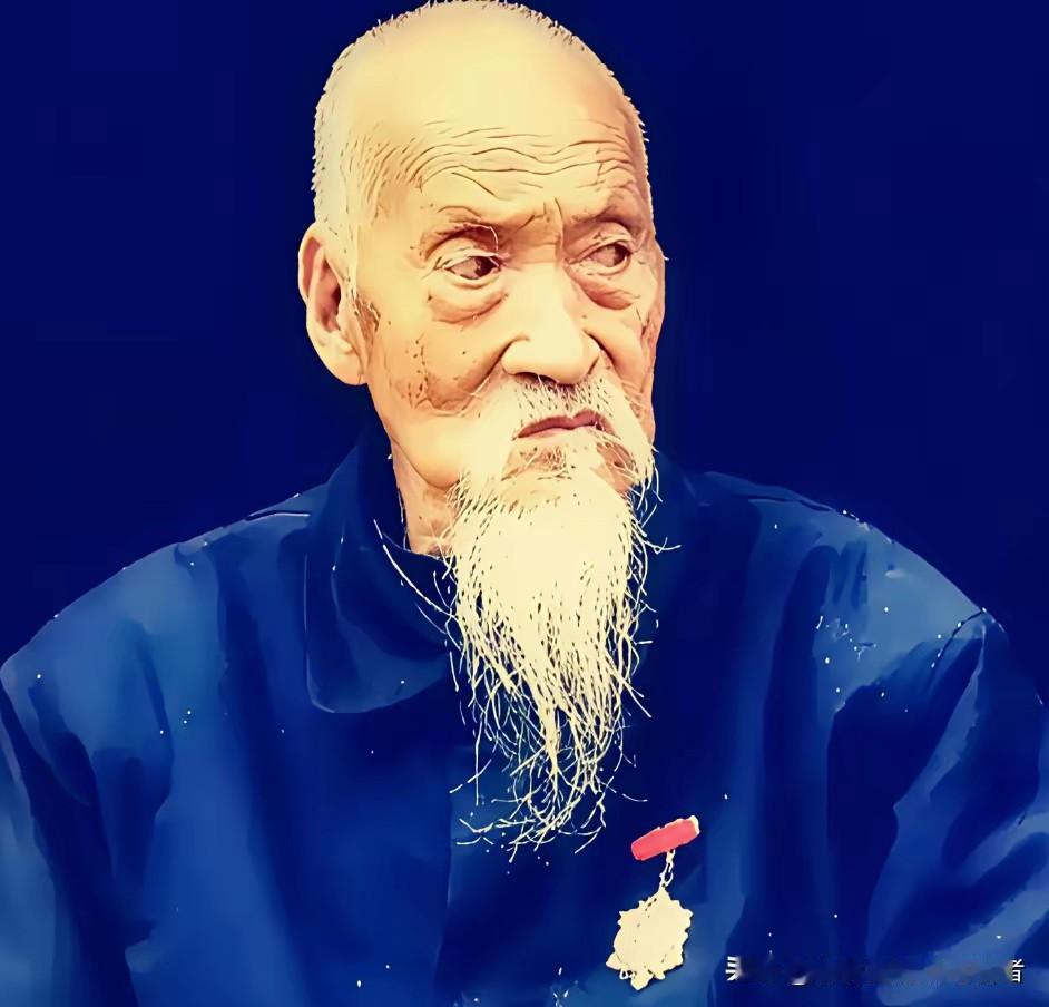 太行山绝壁上，一个人，被十四个日军围死。枪口对准后脑勺的那一刻，司凤梧没有跪下，