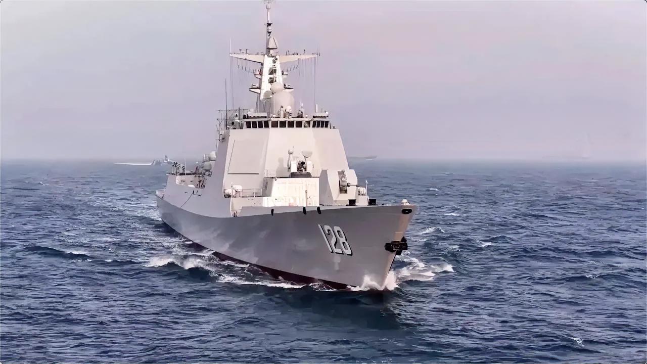 最新的052D型驱逐舰官宣服役了，甘孜舰是052DM型（第四批次052D）导弹驱