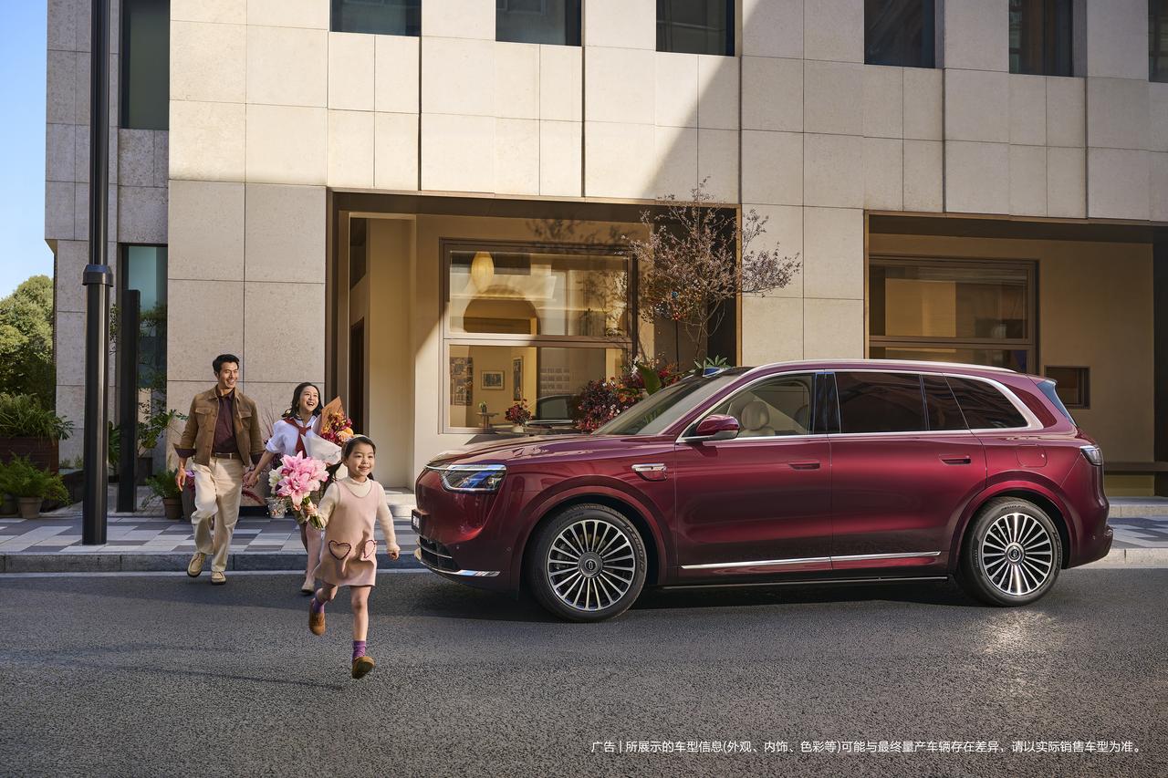 【售36.98万元起，新款问界M8正式上市】3月23日，新款问界M8推出瑞红、湛