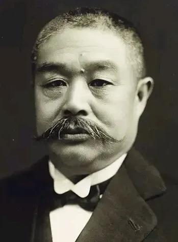 1923年，61岁的民国大总统曹锟，非要娶19岁的戏子刘凤玮，少女宁死不嫁，可卦