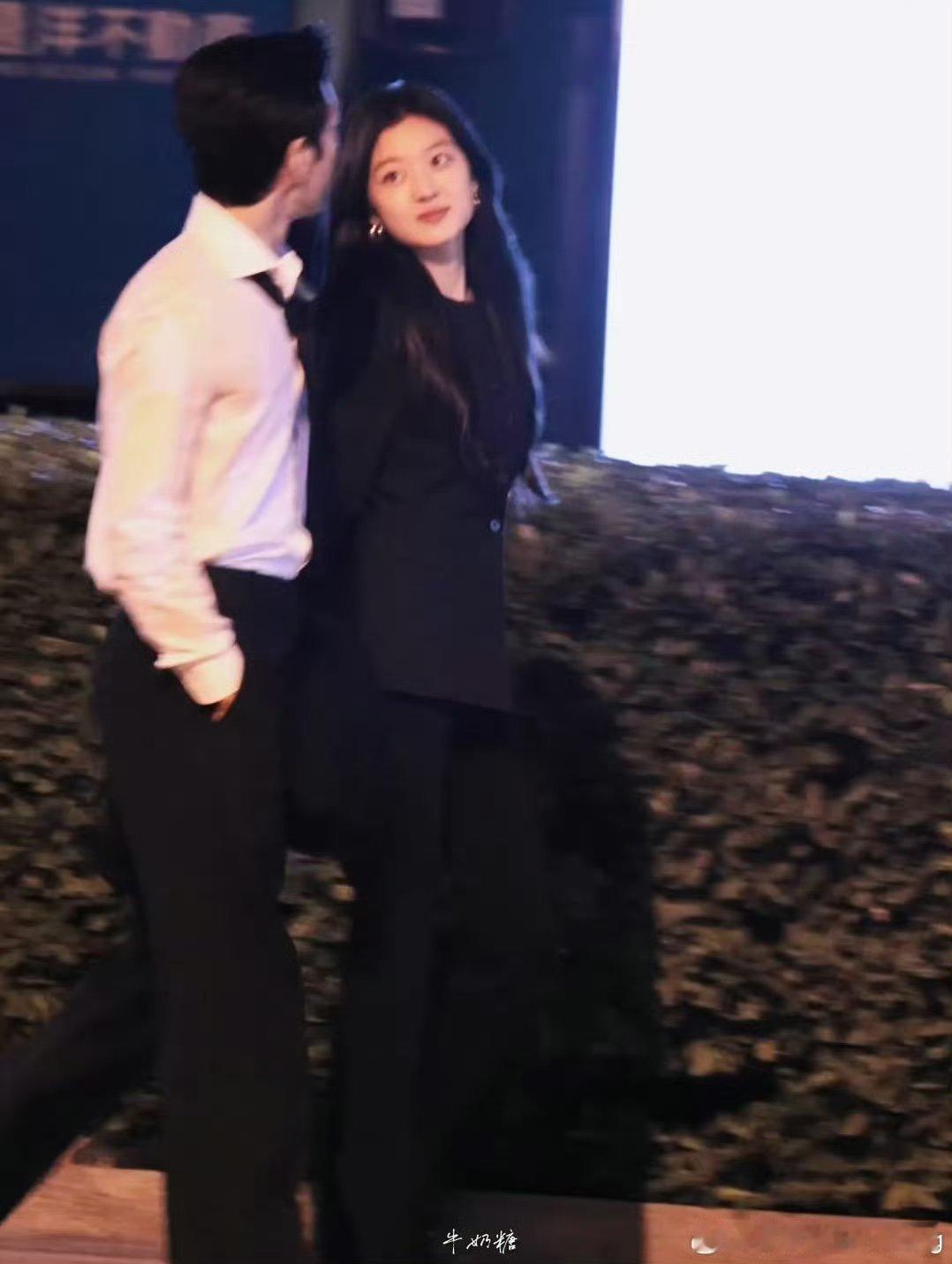 早春晴朗井柏然孙千车内拥吻独属于成年人之间的性张力​​​