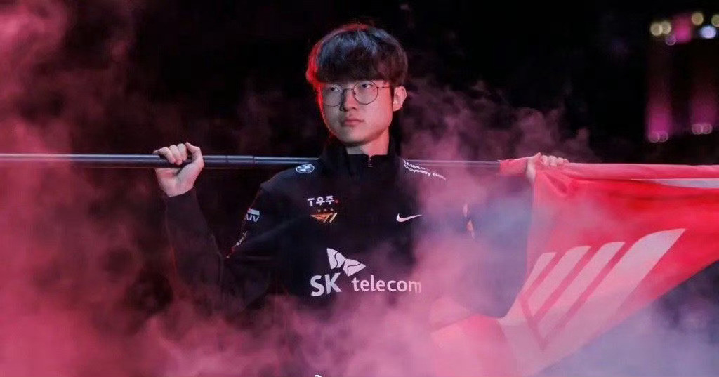 【理性讨论】Faker在英雄联盟史上还有可能被人超过吗？网友：假设英雄联盟还能再