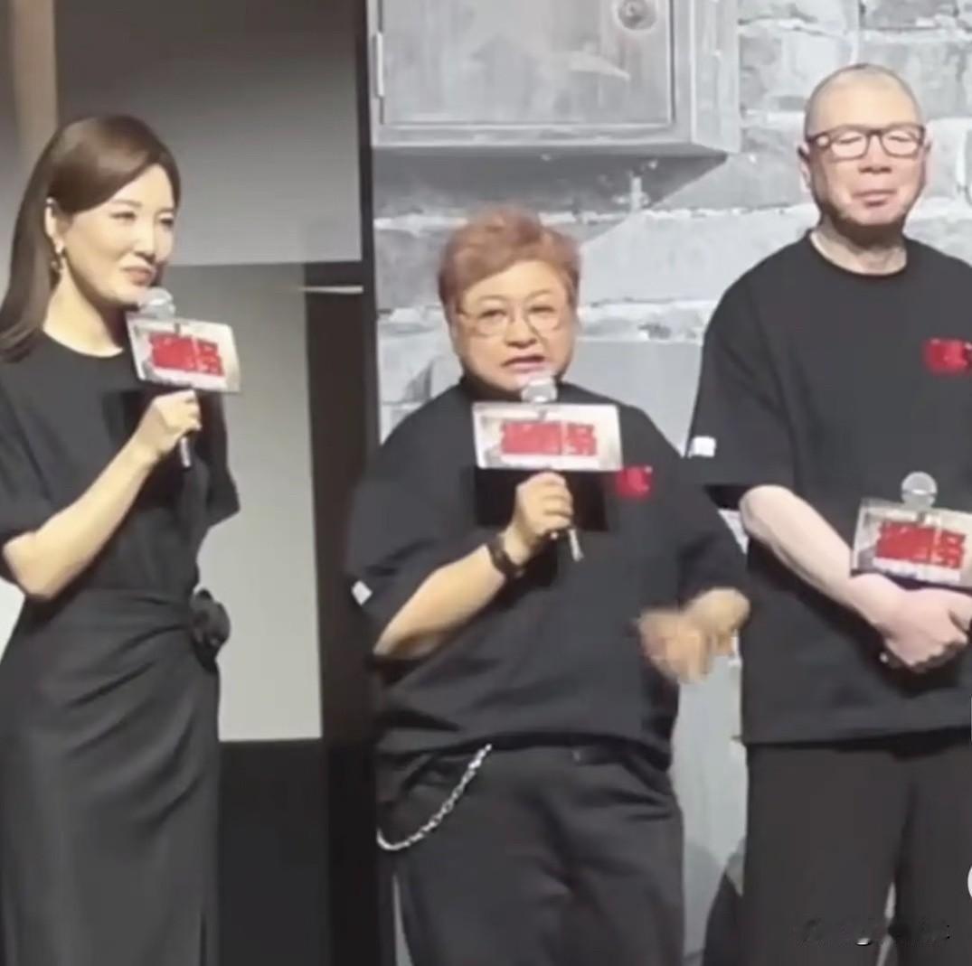 如何看待韩红为冯小刚新片站台喊话韩红既是这部片子的配乐主创，又和冯小刚私交不错，