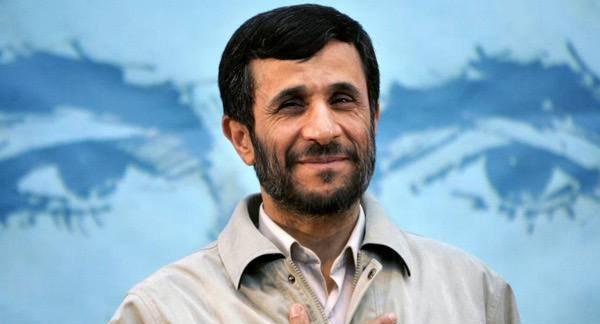 以色列第12频道报道称，以色列对伊朗中部地区前总统艾哈迈迪内贾德的住所发动了袭击