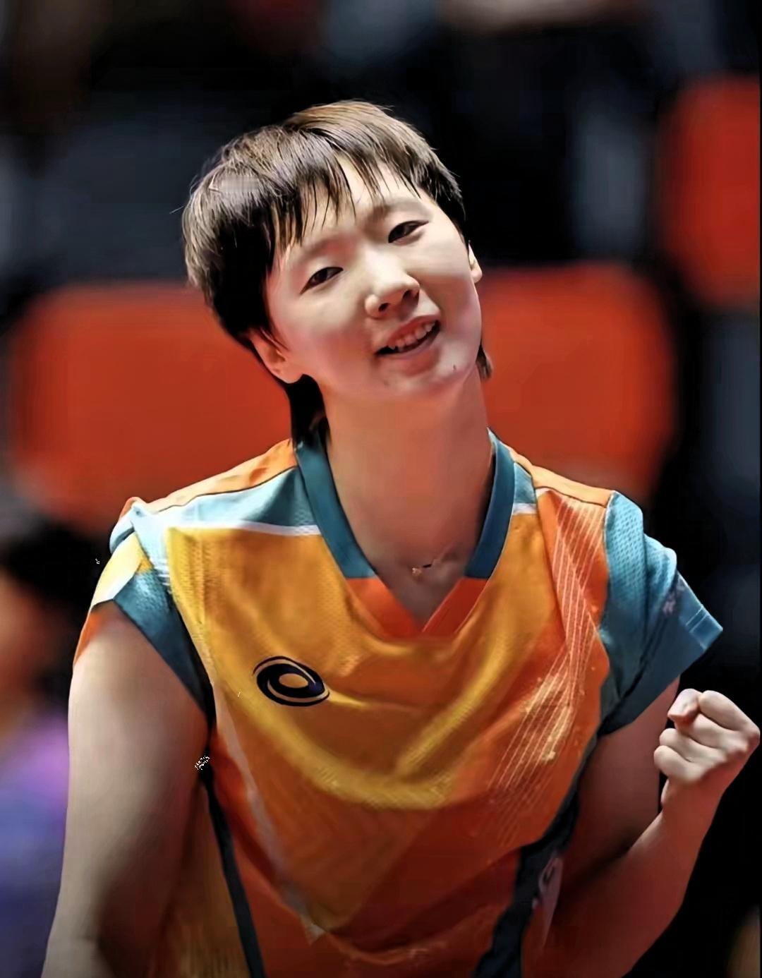 上海体育局这手牌，打得是真漂亮。​王曼昱，一个黑龙江姑娘，成了上海的乒乓推广大