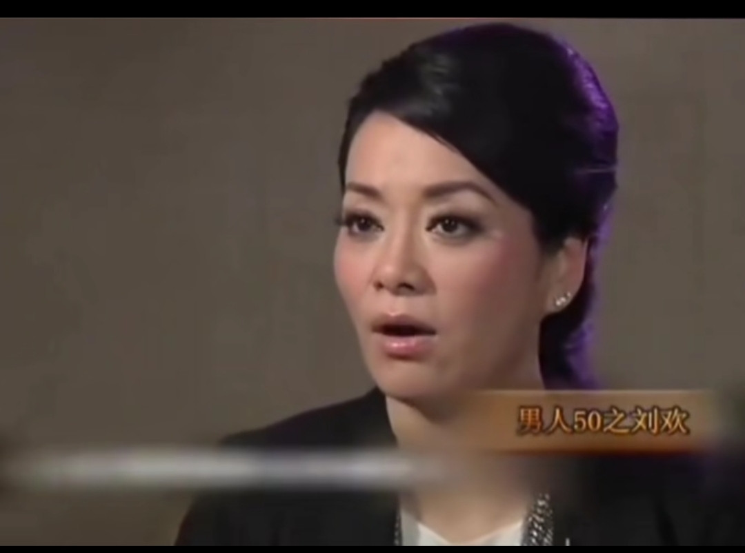 毛阿敏讲述跟刘欢认识的过程这是以前毛阿敏在一个访谈节目中说的。毛阿敏：在大木仓一起混之前，我听谷老师